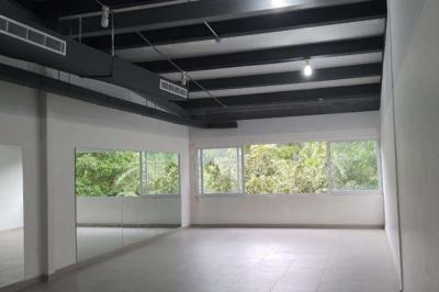 120042 - Costa del este - locales - plaza 770