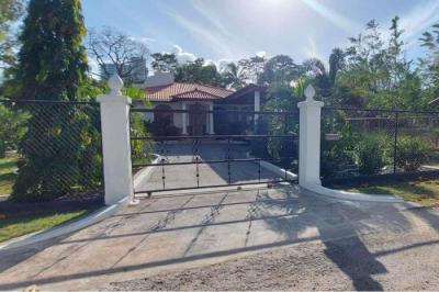 126510 - Nueva gorgona - houses