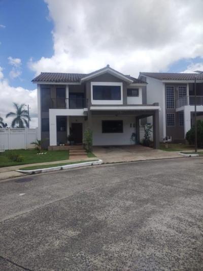 136890 - Brisas del golf - casas