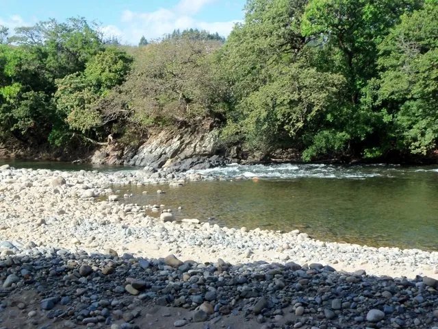 3 hectares riverfront near Santa Fe