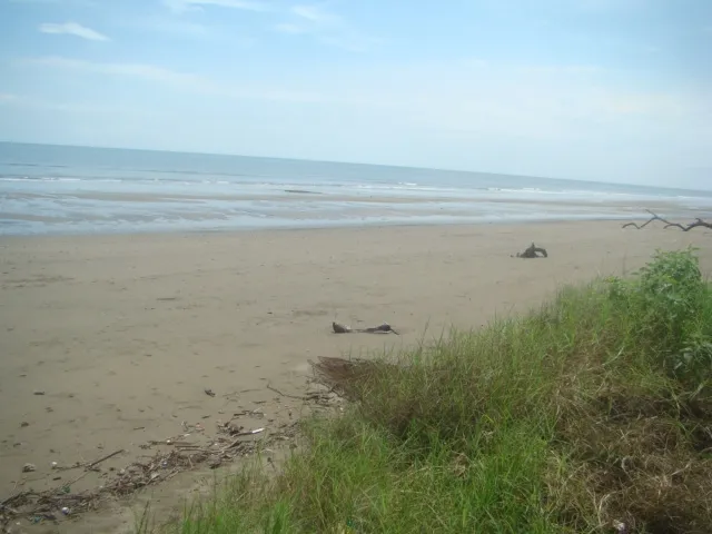 EXCELENTE PROPIEDAD CERCA A LA PLAYA