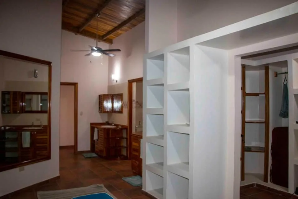 CASA A LA VENTA EN LAGO BAY