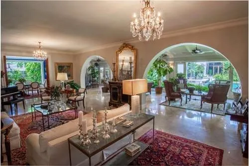 Se Vende Mansion en Los Altos del Golf