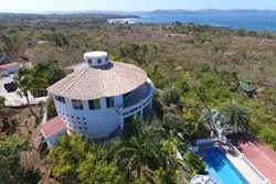 SANTA CATALINA VILLA CON VISTAS AL MAR DE 2 HECTÁREAS (5 ACRES)
