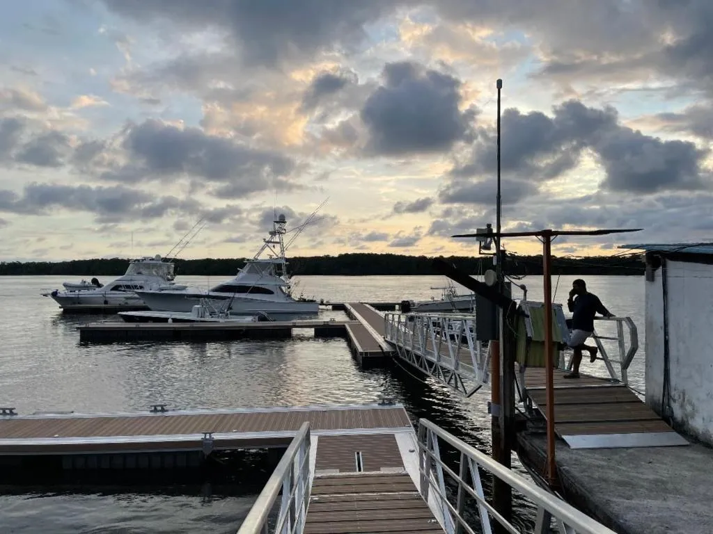 Vistas de 360° en colina con acceso a marina en Las Lajas de Tolé, Guabalá, Chiriquí