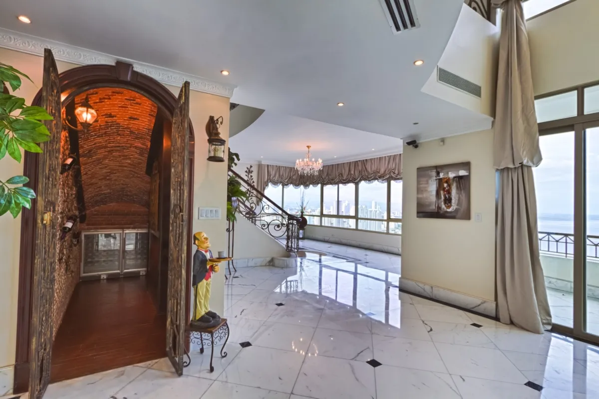 se vende penthouse en punta pacifica ciudad de panama