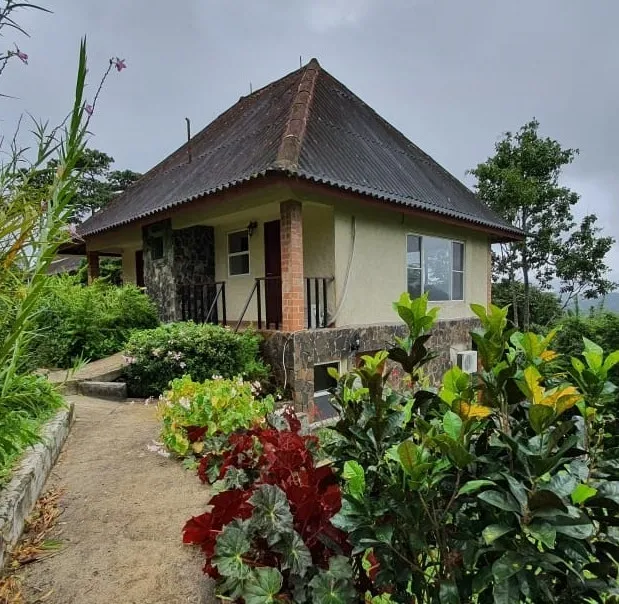 POSADA (Hotel) EN VENTA EN CERRO LA VIEJA, PROVINCIA DE PENONOMA.