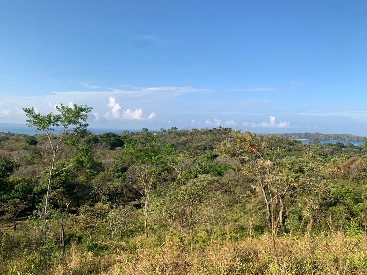 PROPIEDAD EN VENTA EN SANTA CATALINA CON VISTAS PANORAMICAS AL MAR