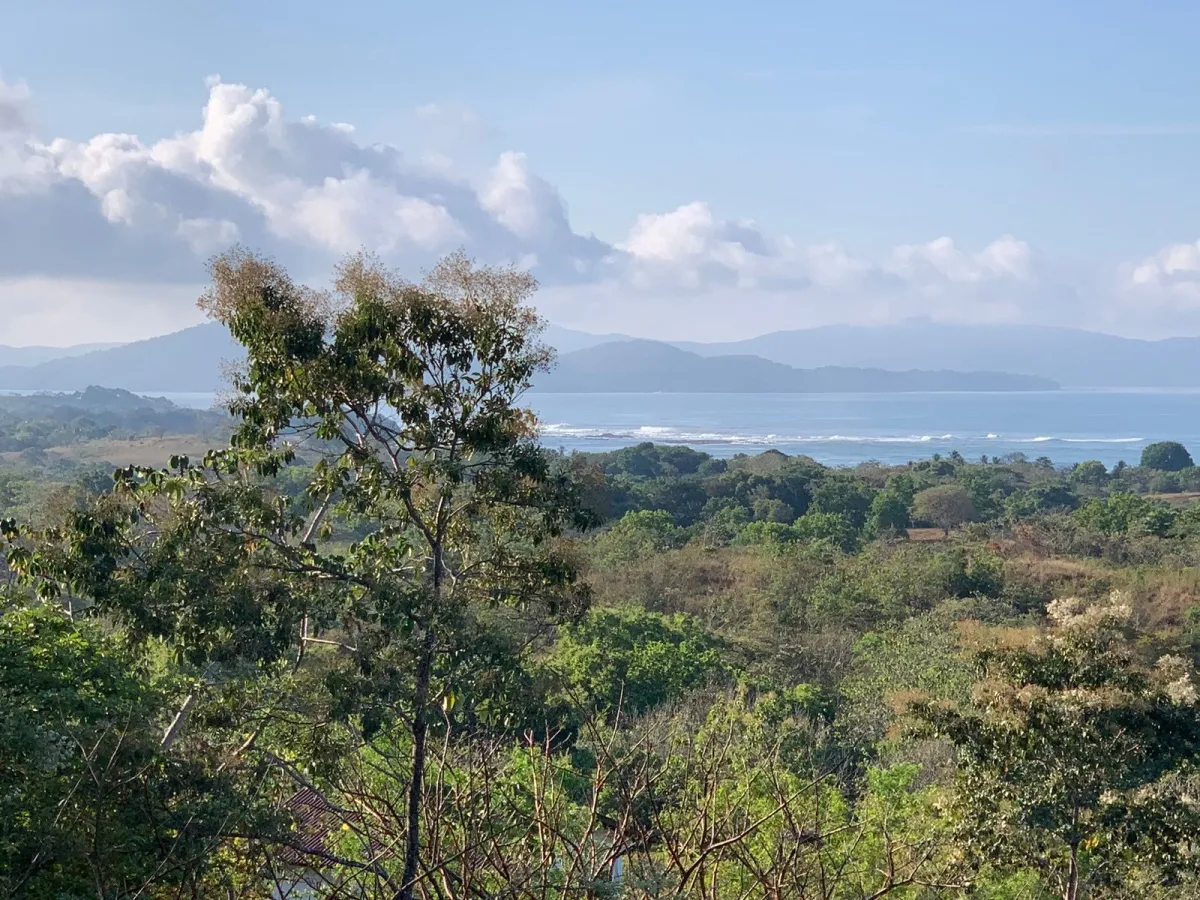 PROPIEDAD EN VENTA EN SANTA CATALINA CON VISTAS PANORAMICAS AL MAR