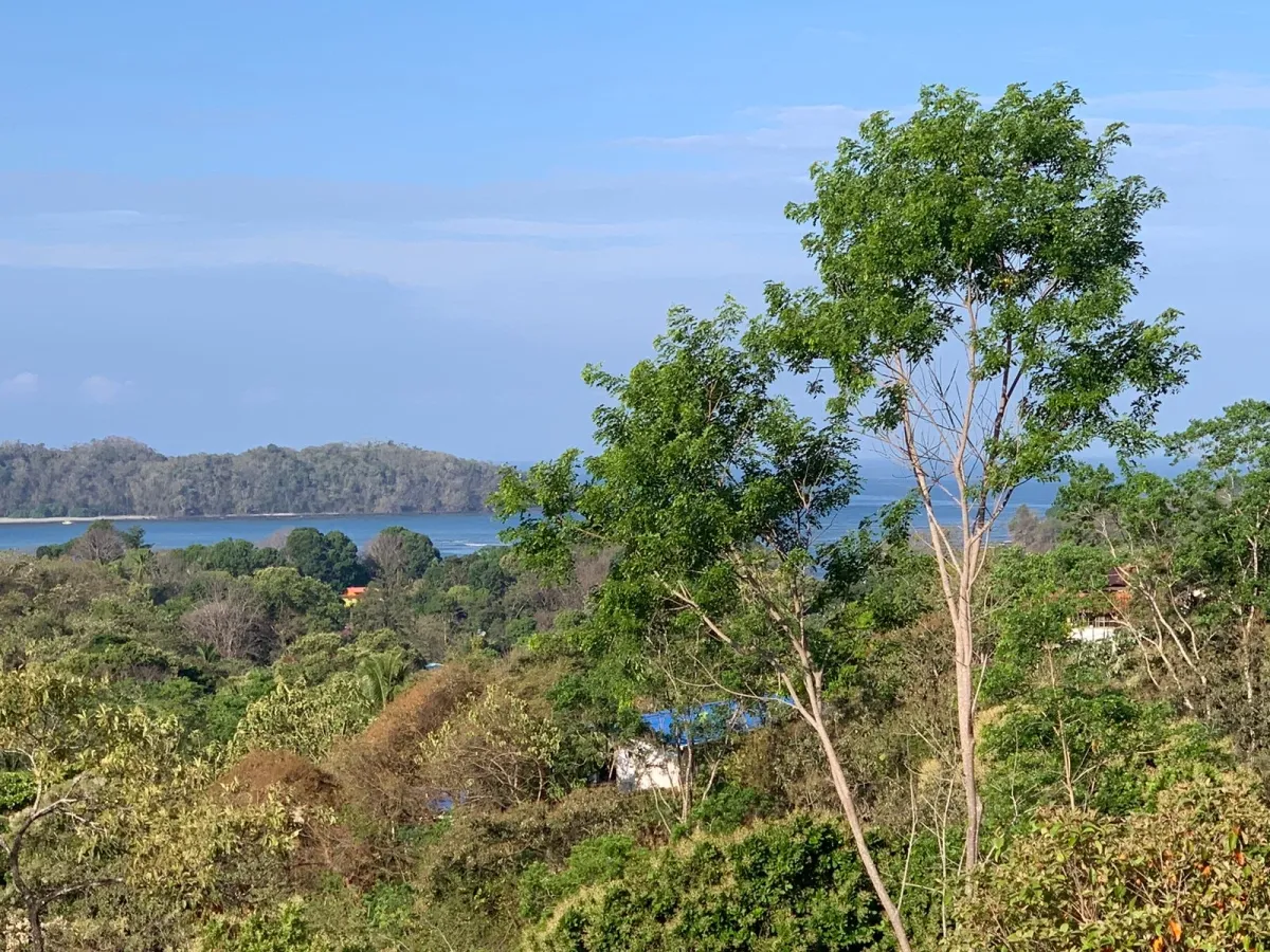 PROPIEDAD EN VENTA EN SANTA CATALINA CON VISTAS PANORAMICAS AL MAR
