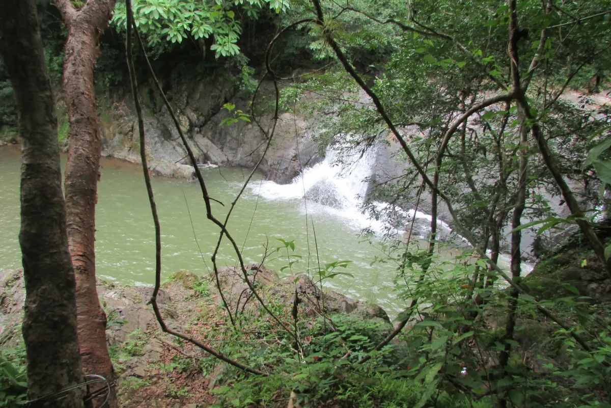 LA CASCADA EL ZUMBON