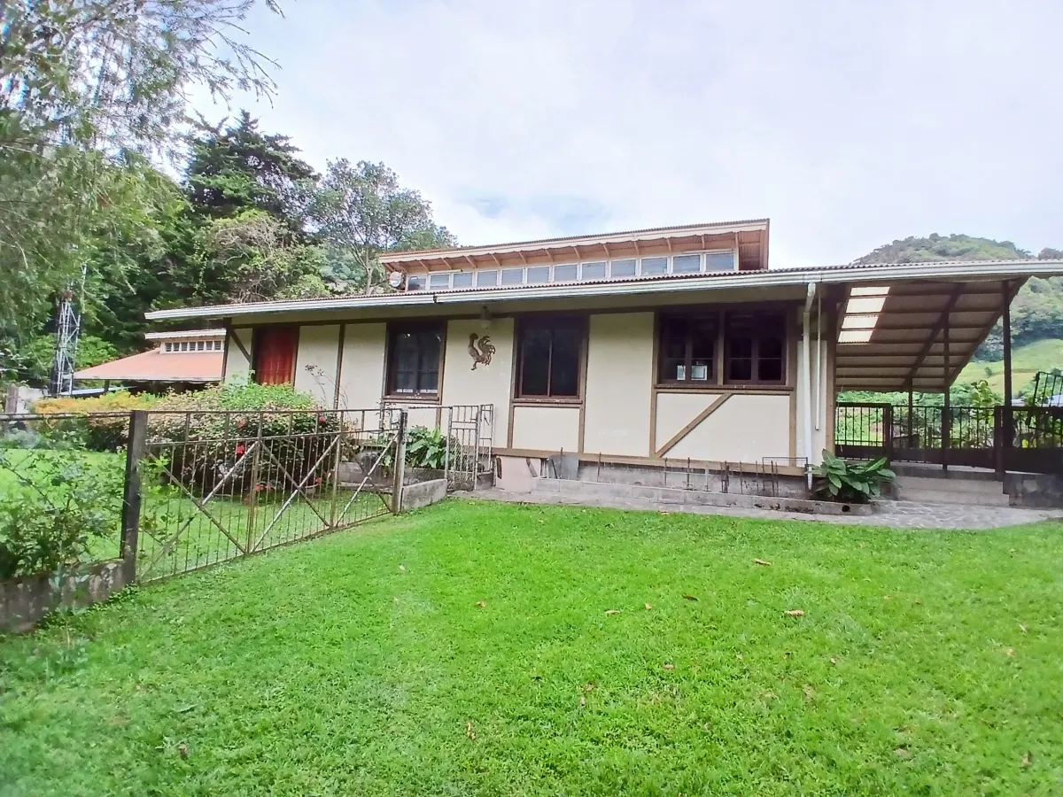 Beautiful park property in a refreshing high-altitude location