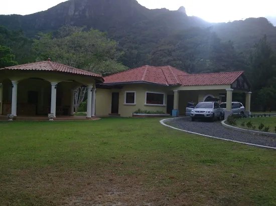 Casa amplia y confortable en alquiler en altos del maria