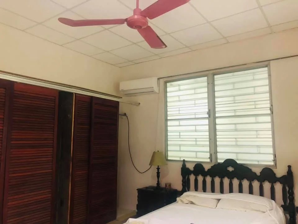 Se alquila casa  de 3 habitaciones en santa clara, rio hato, panama