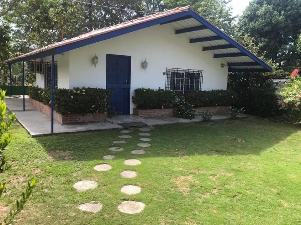 Se alquila casa cerca al mar el palmar sna carlos, panama oeste