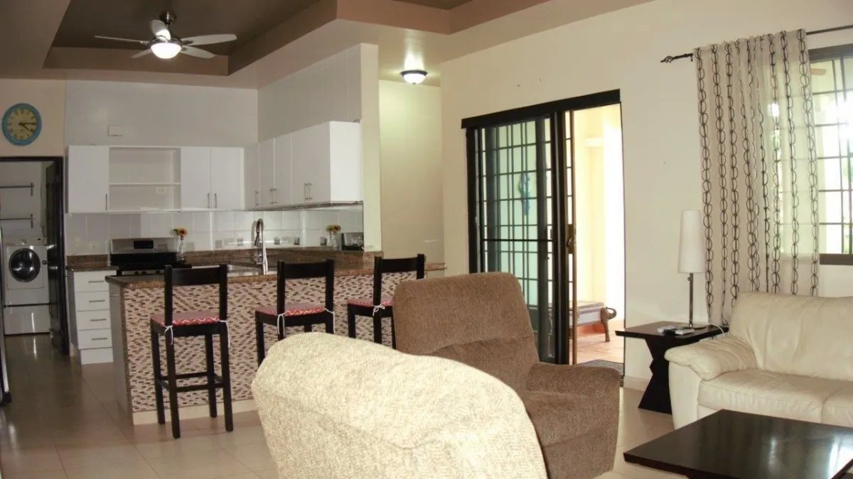 Se alquila casa  de 3 habitaciones en hacienda pacifica, san carlos
