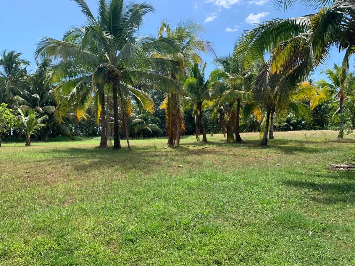 Se vende lote de 2600 metros cuadrados, lago bay, veraguas; cerca de santa catalina, frente a la playa.