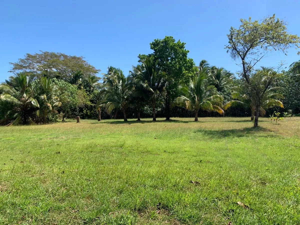 Se vende lote de 2800 metros cuadrados, en lago bay, veraguas; cerca d...