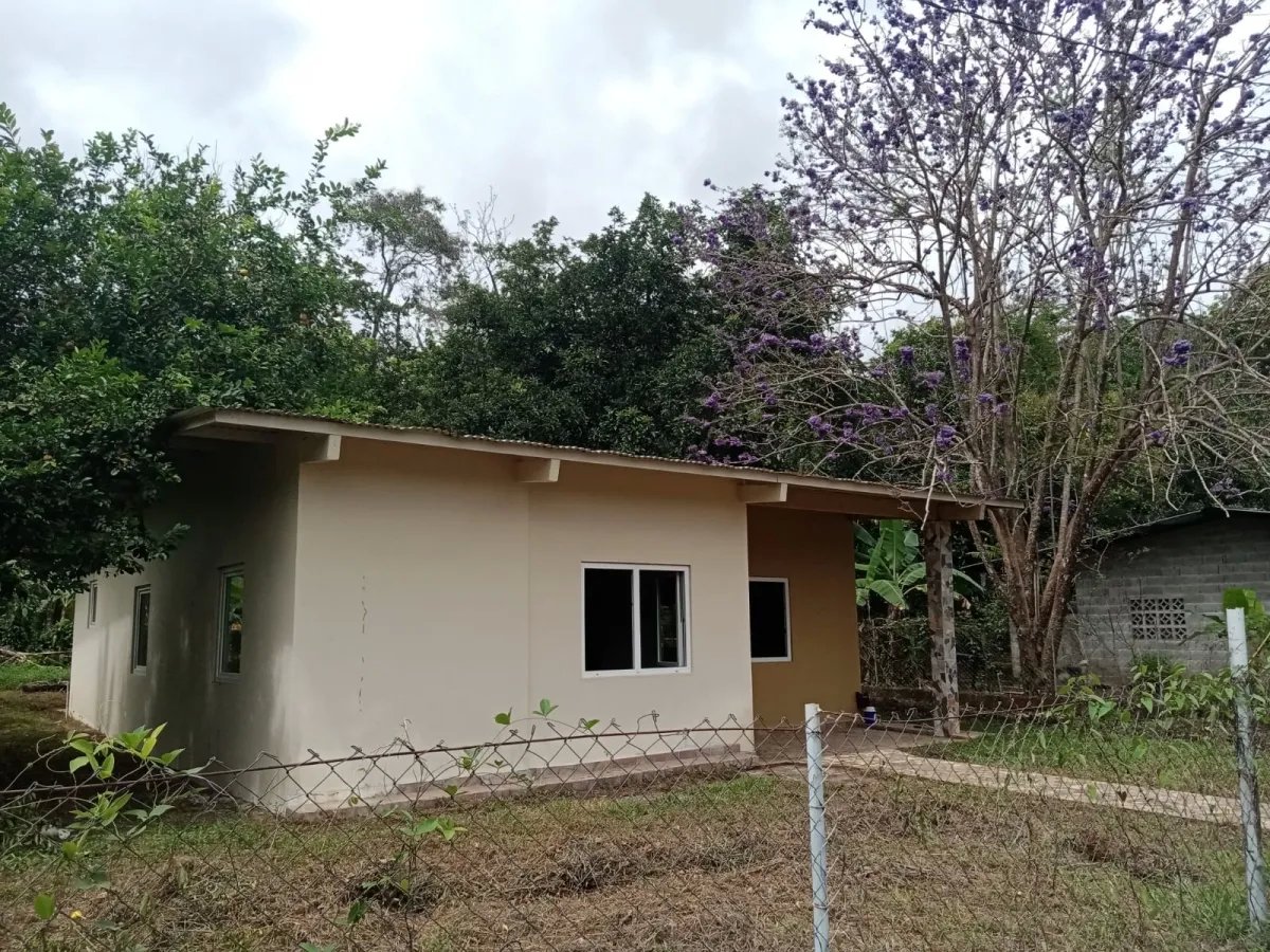 Nueva casa cerca de la playa en las lajas chiriquí