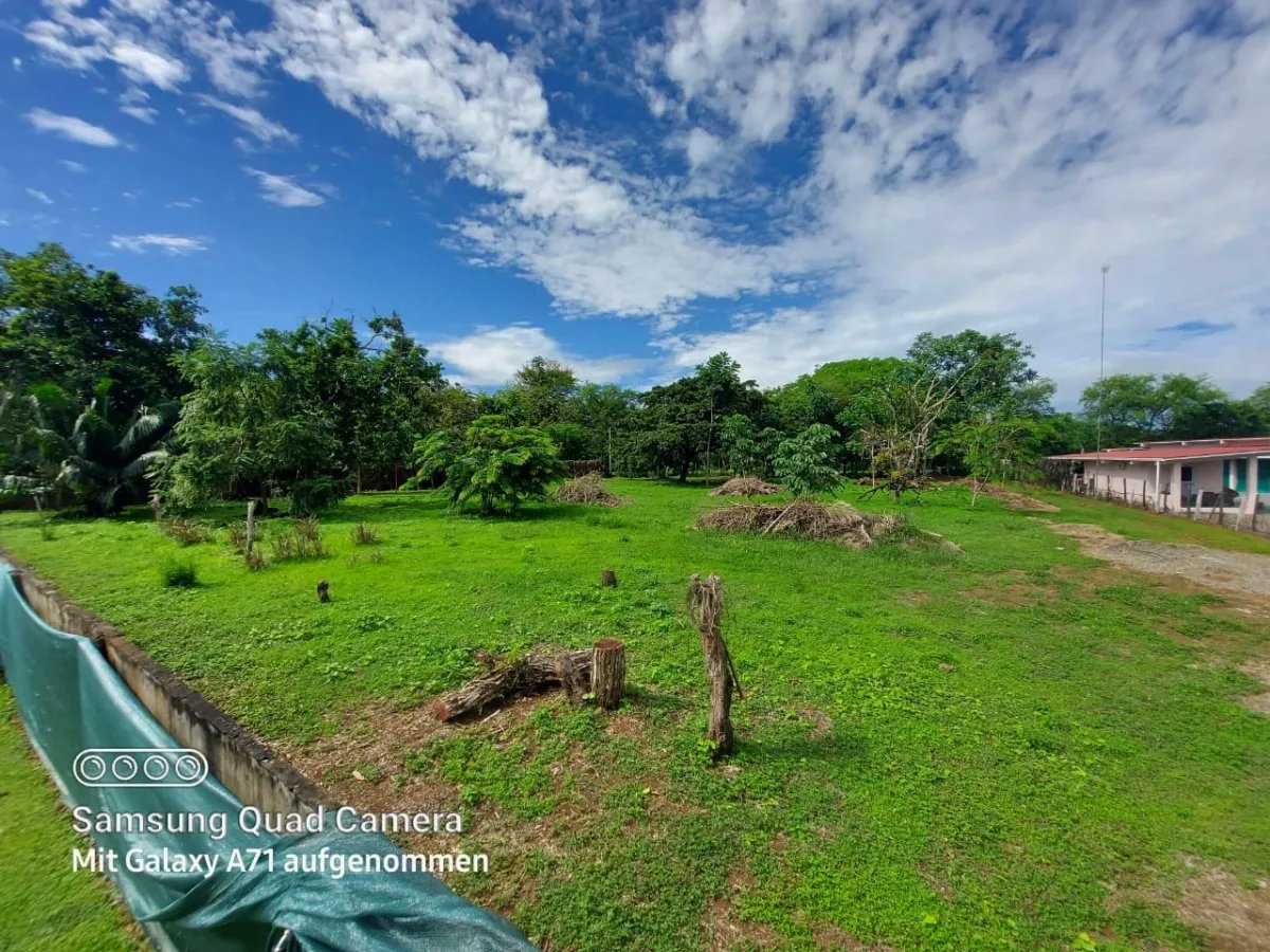 Lote plano cerca del pueblo y la playa de las lajas, chiriqui