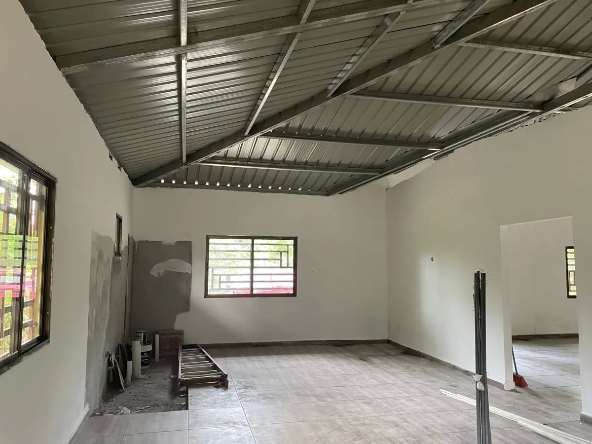 Casa casi terminada en un gran terreno en dolega