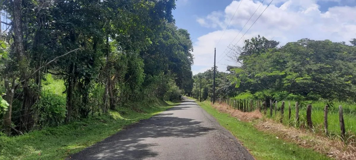 Lote con precio atractivo en un lindo pueblo cerca de la playa