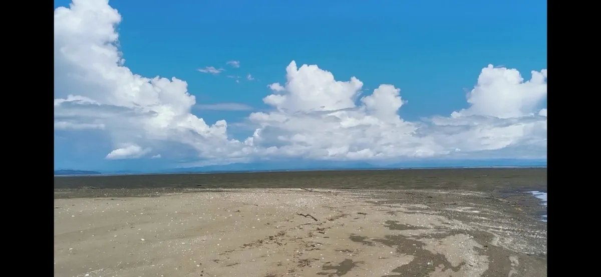 Propiedad en venta frente a la playa de lagartero,  santa catalina, veraguas.