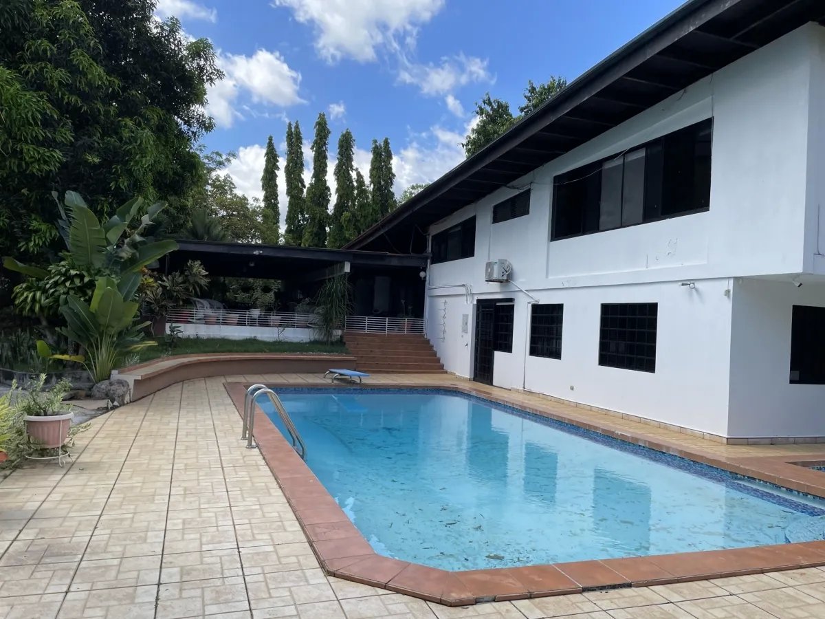 Casa clásica de mid-century en la mejor zona residencial de david