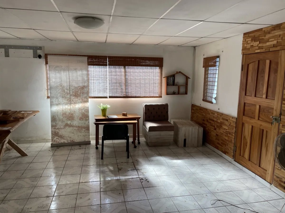 Casa u oficina en el centro de las lajas - cerca de la playa