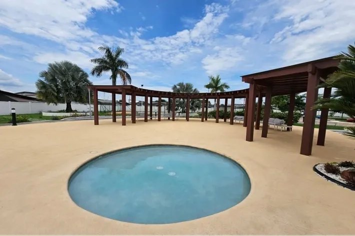 Venta de casa en villa sur, costa sur