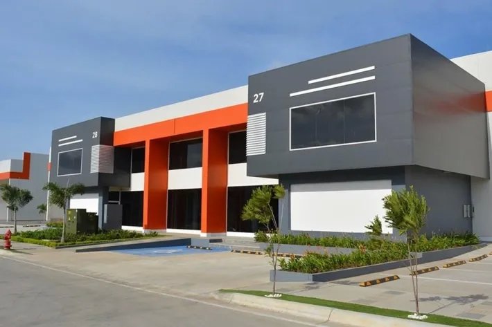 Alquiler de bodega en panapark free zone, 24 de diciembre