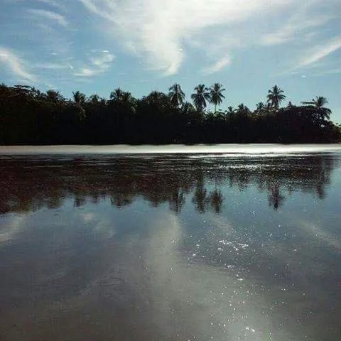 Casa de playa en zancos aislada en una hectárea de terreno