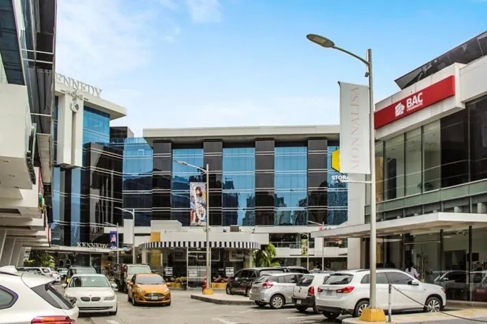 Alquiler de local comercial en vía brasil con vía israel, ciudad de pa...