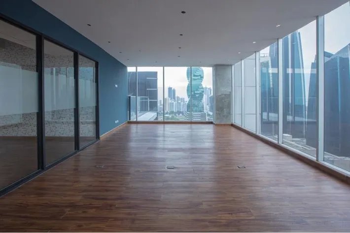 Venta de oficina en área bancaria, obarrio