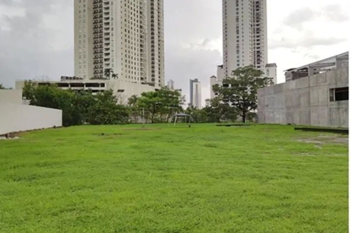 Se vende terreno plano en santa maría business district, panamá