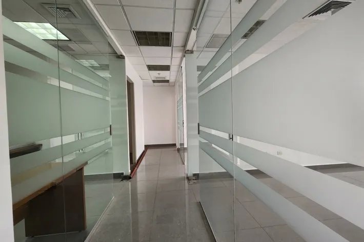 Alquiler de oficina vacía en ph torre aseguradora ancón, costa del este