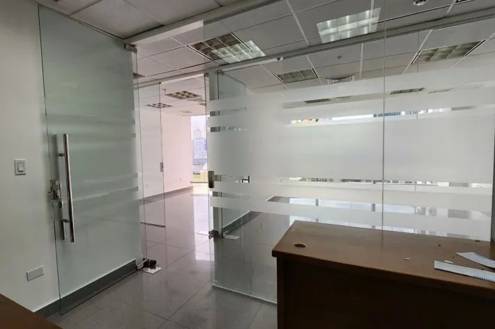 Alquiler de oficina vacía en ph torre aseguradora ancón, costa del este