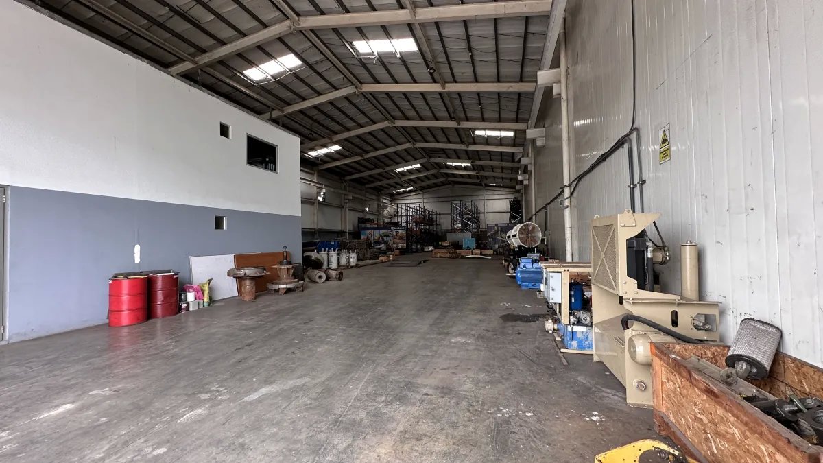 Se alquila galera en parque industrial de las américas