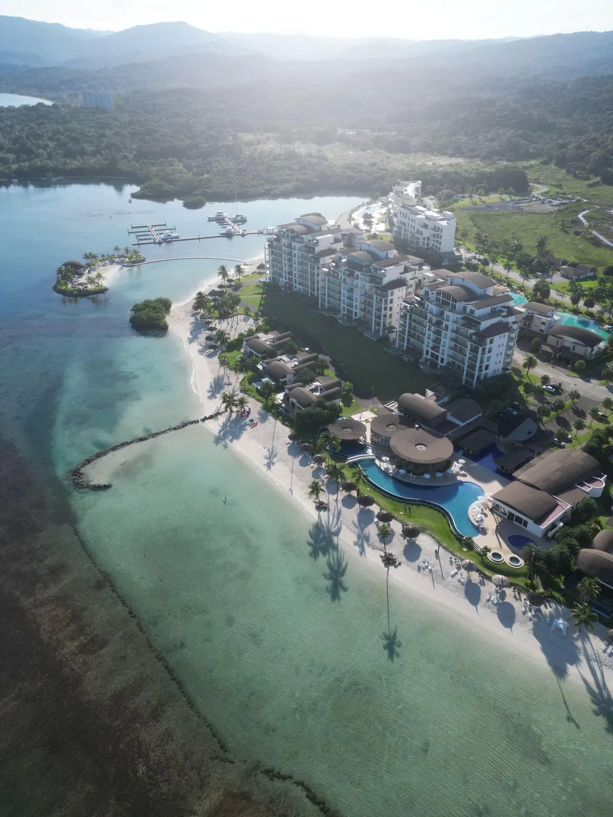 Venta de condominio en playa escondida, colón, panamá
