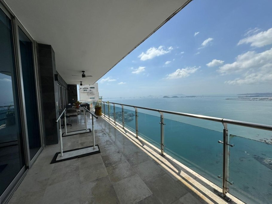 Venta o alquiler de apartamento amoblado en punta pacífica, panamá