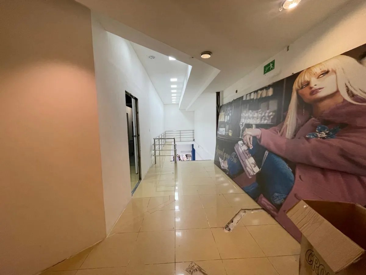 Se vende local de 1264 m2 en albrook mall