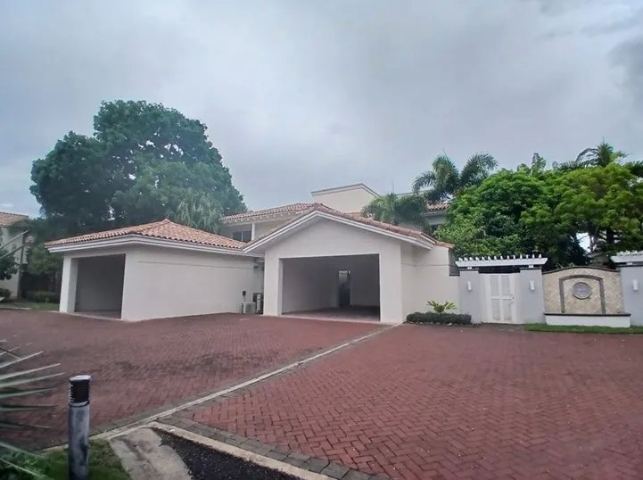 House for sale in ph ocean lakes buenaventura rio hato