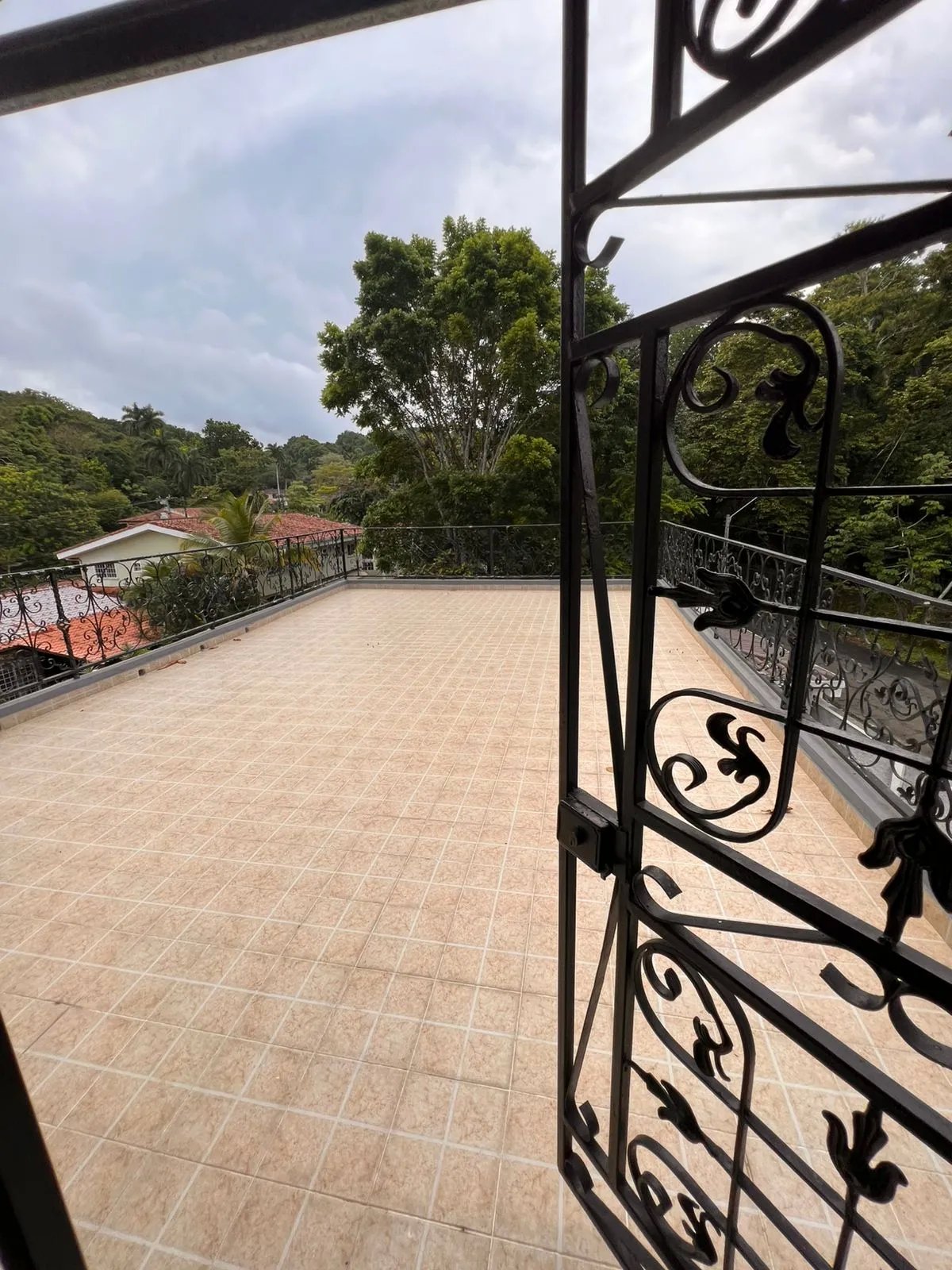 House for sale in allbrook, ancon