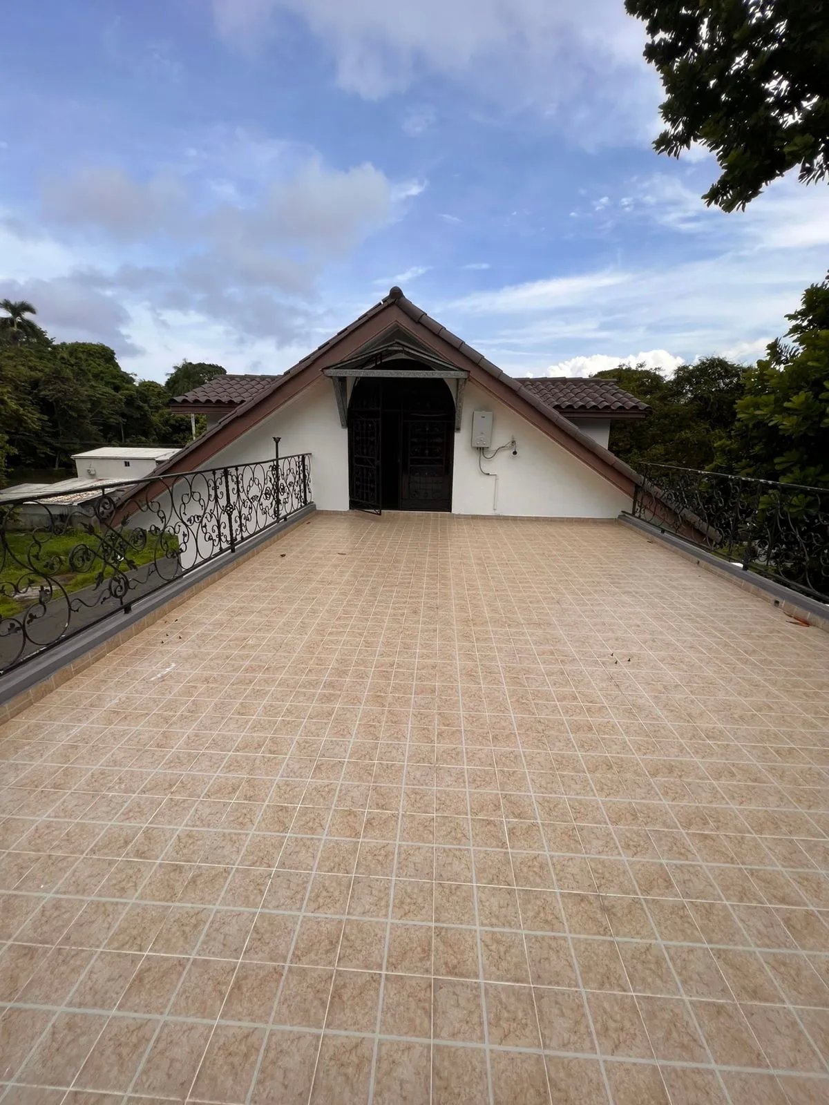 House for sale in allbrook, ancon