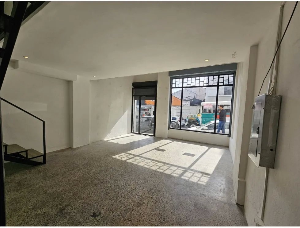 Alquiler de local comercial en avenida b