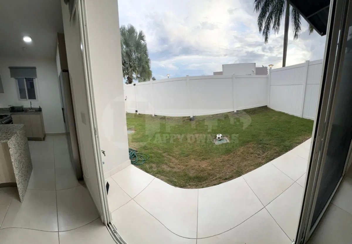 Alquiler de casa en villa sur residence, costa sur
