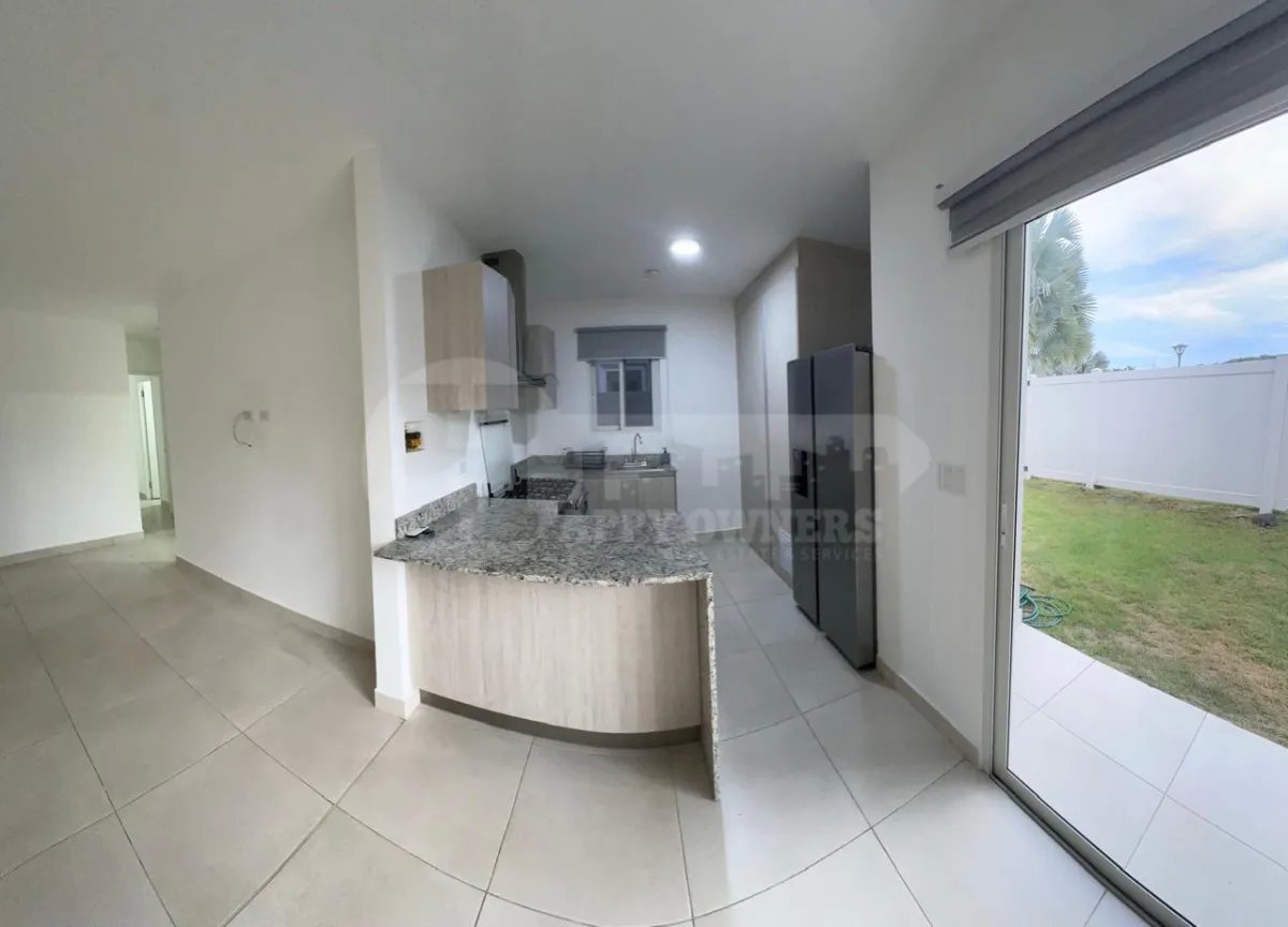 Alquiler de casa en villa sur residence, costa sur