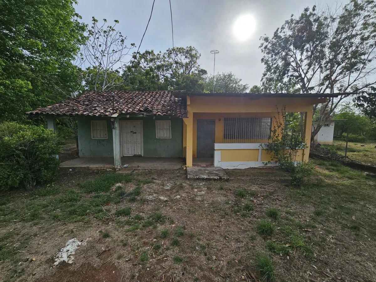Se vende propiedad en centro de santa ana, los santos