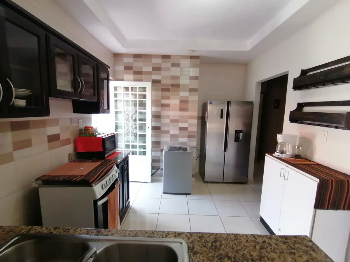 Alquiler de casa amoblada en la arena, chitré