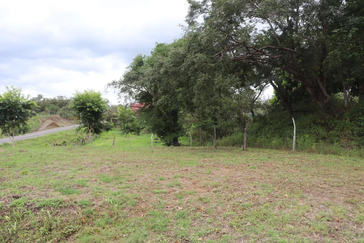 Venta de lote en cañas  cerca de playa venao